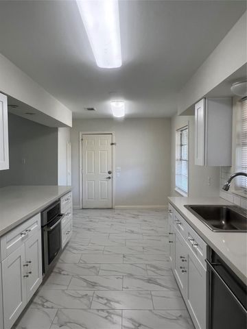 5103 Creekbend Drive, Houston, TX 77035