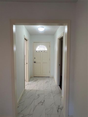 5103 Creekbend Drive, Houston, TX 77035