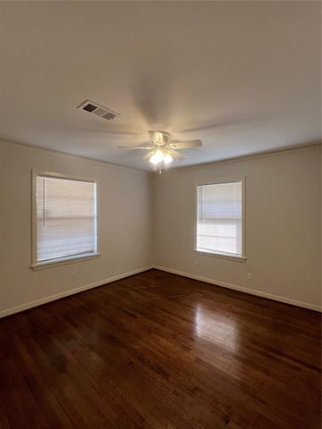 5103 Creekbend Drive, Houston, TX 77035