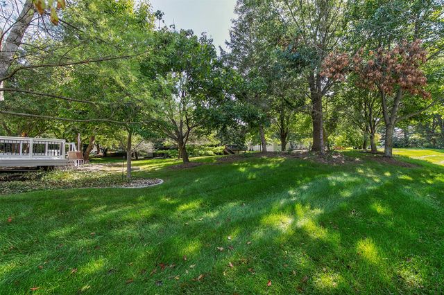 13598 Village Court, Clive, IA 50325