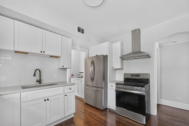 1101 S OAK PARK Avenue 2, Oak Park, IL 60304