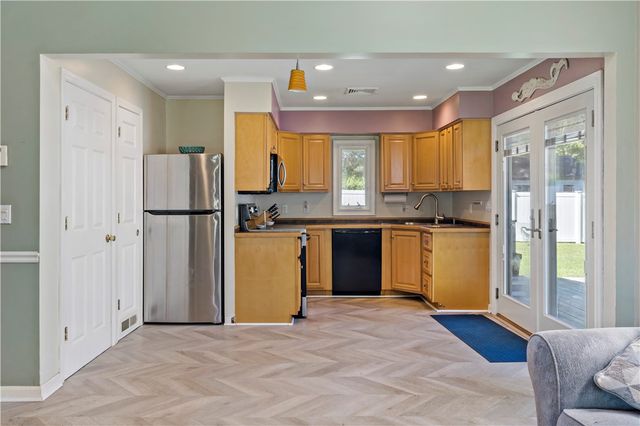 15 Mollusk Drive, North Kingstown, RI 02874
