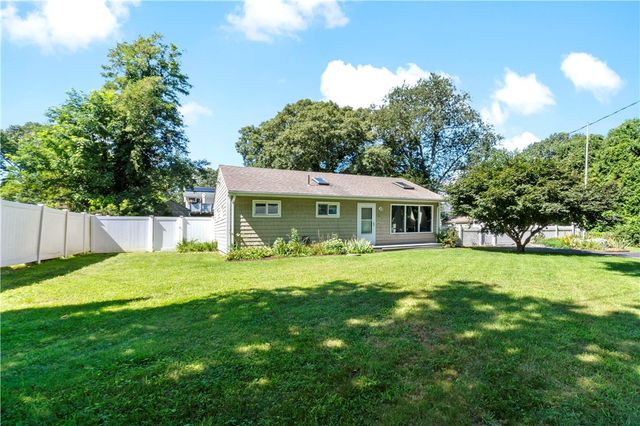 15 Mollusk Drive, North Kingstown, RI 02874