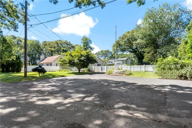 15 Mollusk Drive, North Kingstown, RI 02874