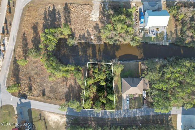 3430 Lumahai Place, Diamondhead, MS 39525