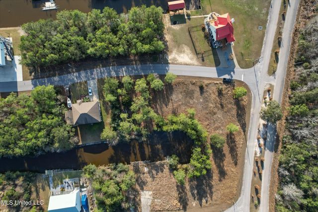 3430 Lumahai Place, Diamondhead, MS 39525