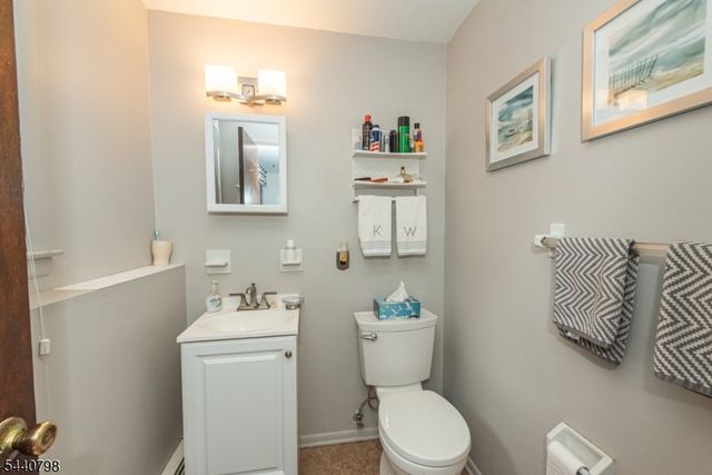 309 Knox Way, Hopatcong Boro, NJ 07843