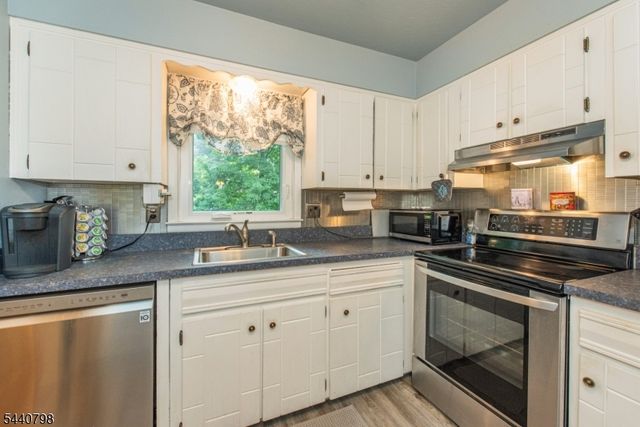 309 Knox Way, Hopatcong Boro, NJ 07843