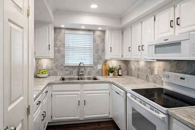 3635 Garden Brook Drive 118, Farmers Branch, TX 75234