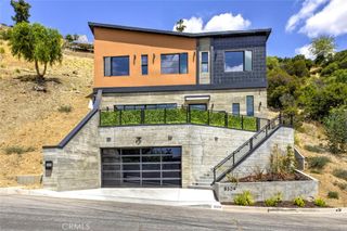 8504 Outland View, Sun Valley, CA 91352