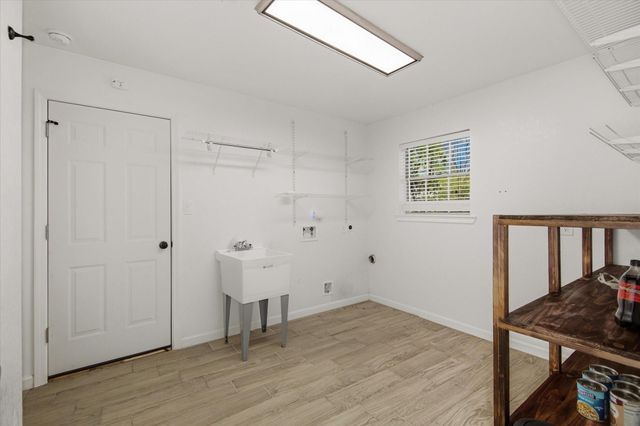 113 Rose Trail, Lake Jackson, TX 77566