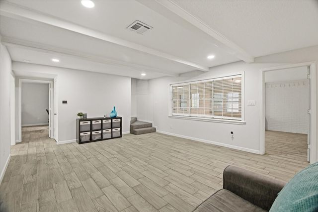 113 Rose Trail, Lake Jackson, TX 77566