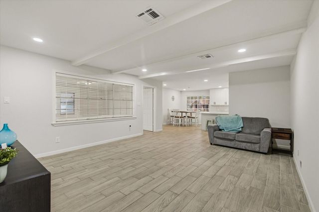 113 Rose Trail, Lake Jackson, TX 77566