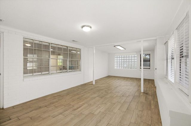 113 Rose Trail, Lake Jackson, TX 77566