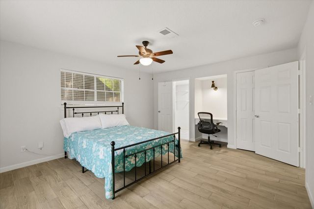 113 Rose Trail, Lake Jackson, TX 77566