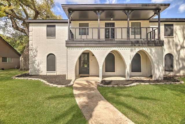 113 Rose Trail, Lake Jackson, TX 77566