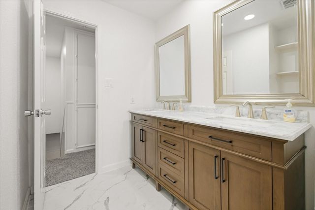 113 Rose Trail, Lake Jackson, TX 77566