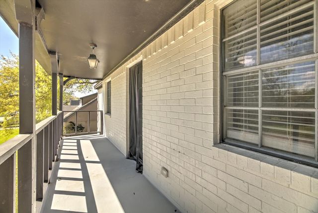 113 Rose Trail, Lake Jackson, TX 77566