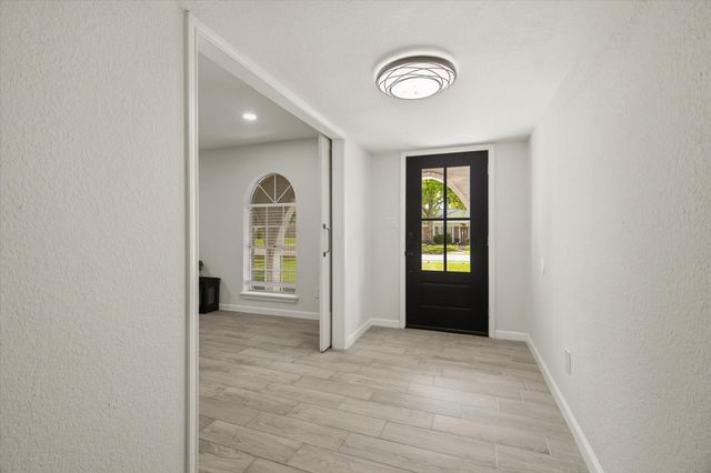 113 Rose Trail, Lake Jackson, TX 77566