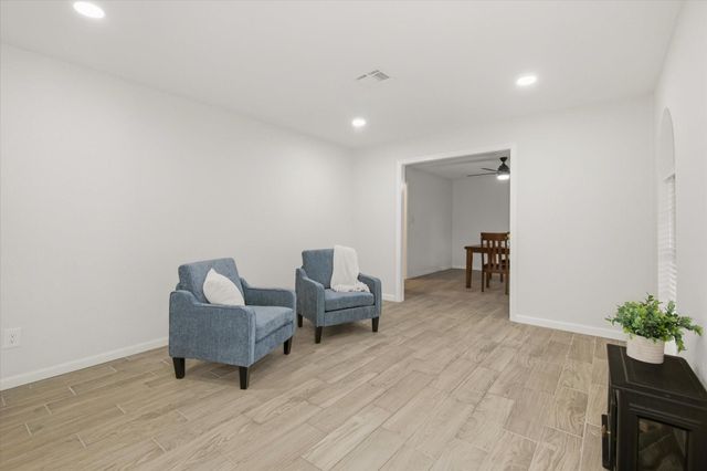 113 Rose Trail, Lake Jackson, TX 77566