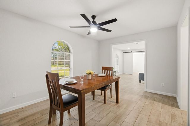 113 Rose Trail, Lake Jackson, TX 77566