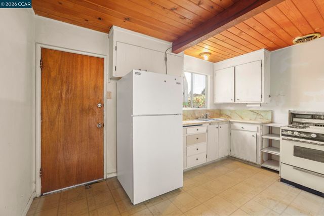 4521 Canyon Rd, El Sobrante, CA 94803