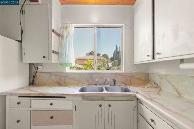 4521 Canyon Rd, El Sobrante, CA 94803