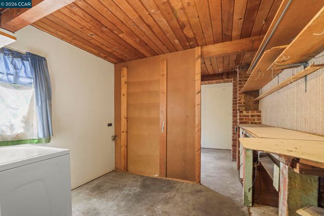 4521 Canyon Rd, El Sobrante, CA 94803