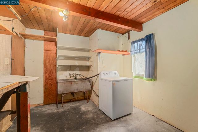 4521 Canyon Rd, El Sobrante, CA 94803