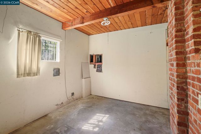 4521 Canyon Rd, El Sobrante, CA 94803