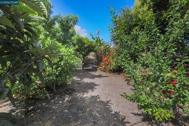 4521 Canyon Rd, El Sobrante, CA 94803