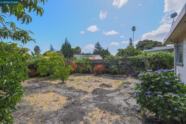 4521 Canyon Rd, El Sobrante, CA 94803