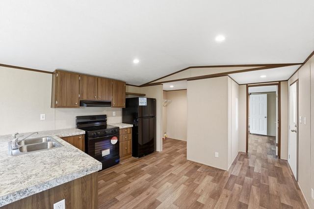 143 County Road 2414, Hull, TX 77564