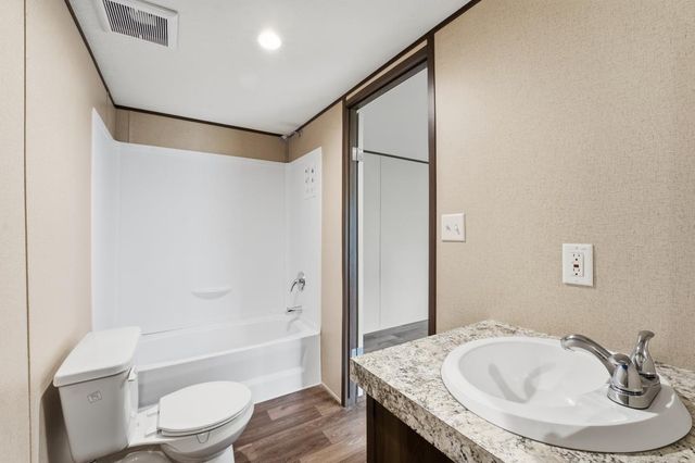 143 County Road 2414, Hull, TX 77564