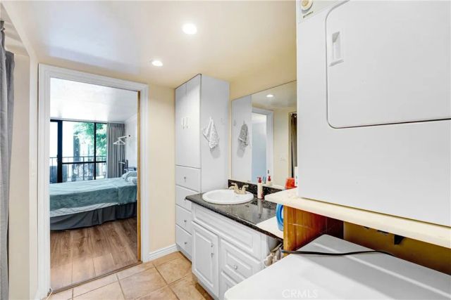 10966 Rochester Avenue 1B, Los Angeles, CA 90024