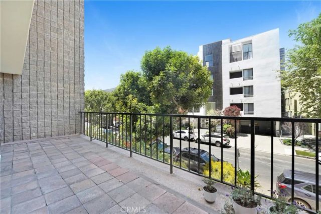 10966 Rochester Avenue 1B, Los Angeles, CA 90024