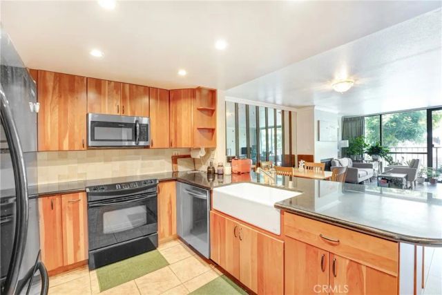 10966 Rochester Avenue 1B, Los Angeles, CA 90024
