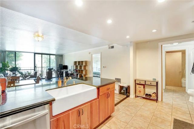 10966 Rochester Avenue 1B, Los Angeles, CA 90024