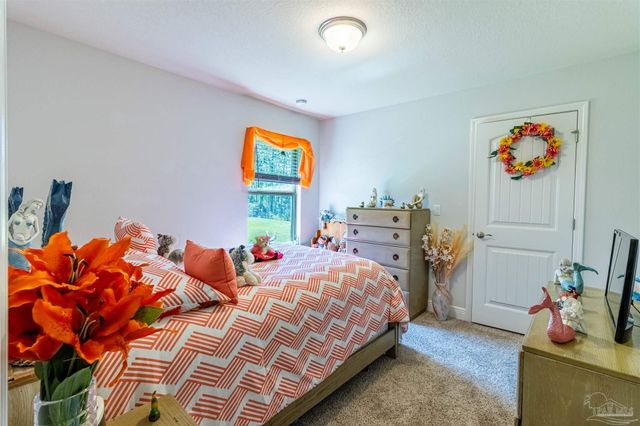 6739 Indian St, Navarre, FL 32566