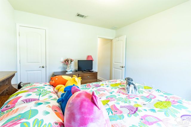 6739 Indian St, Navarre, FL 32566
