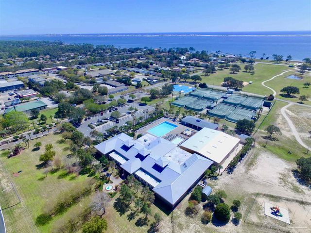 6739 Indian St, Navarre, FL 32566