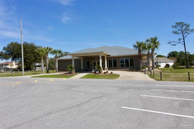 6739 Indian St, Navarre, FL 32566