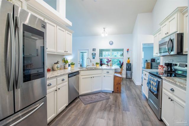 6739 Indian St, Navarre, FL 32566