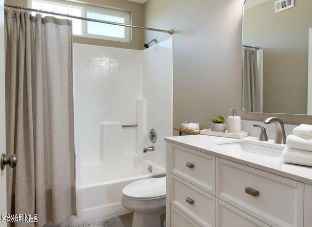 43856 Windsor Place, Lancaster, CA 93536