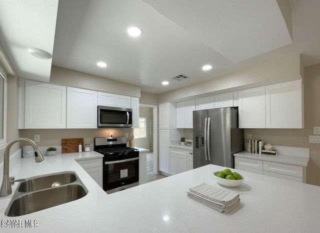 43856 Windsor Place, Lancaster, CA 93536