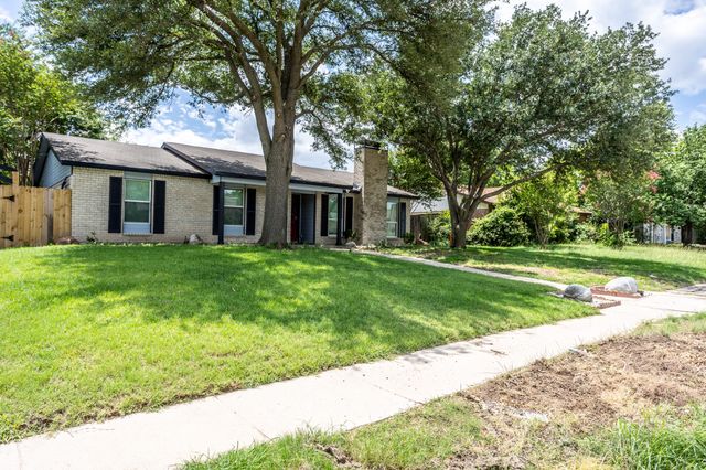 1206 OAKBLUFF Drive, Lancaster, TX 75146