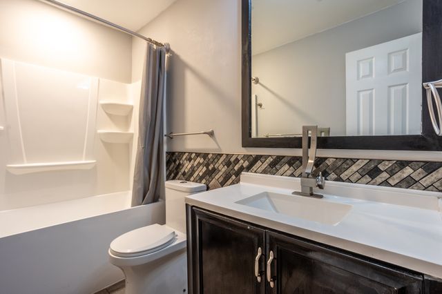 1206 OAKBLUFF Drive, Lancaster, TX 75146
