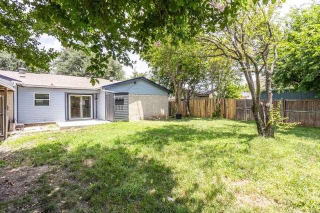 1206 OAKBLUFF Drive, Lancaster, TX 75146