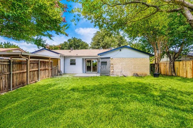 1206 OAKBLUFF Drive, Lancaster, TX 75146