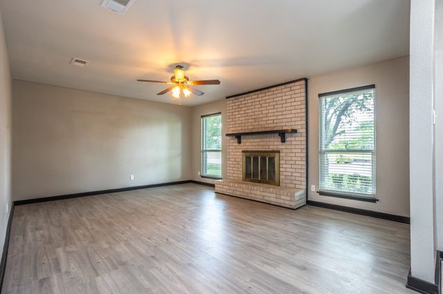 1206 OAKBLUFF Drive, Lancaster, TX 75146